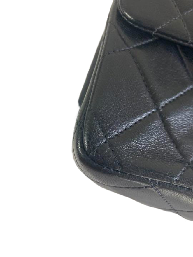 シャネル クラシック ダブルフラップ チェーンショルダー