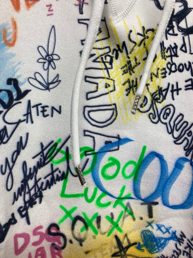 ディースクエアード 落書き パーカー