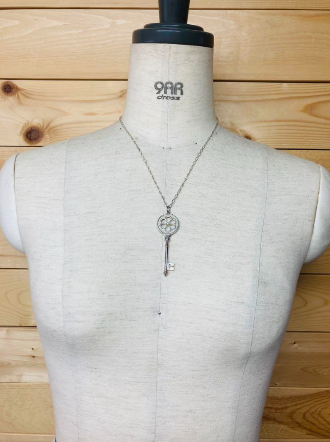 ティファニー デイジーキー ネックレス 1Pダイヤモンド ラージサイズ