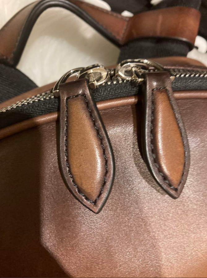 ベルルッティ タイムオフ スクリット スワイプレザー バックパック