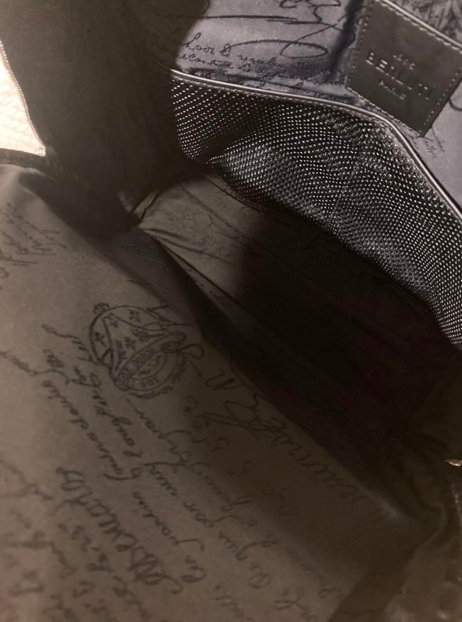 ベルルッティ タイムオフ スクリット スワイプレザー バックパック