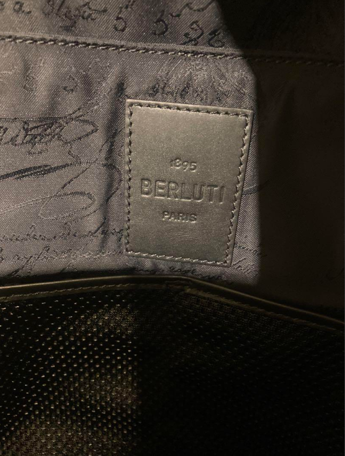 ベルルッティ タイムオフ スクリット スワイプレザー バックパック