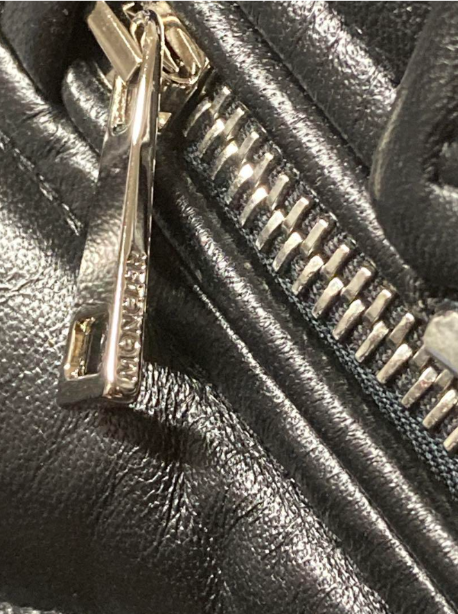 モンクレール ADIB レザー ダウンジャケット