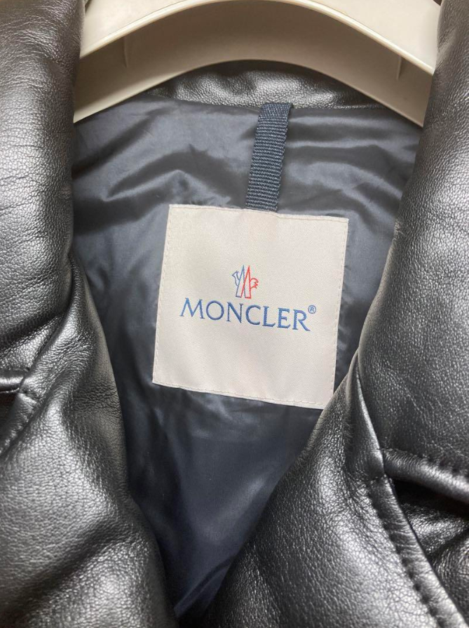 モンクレール ADIB レザー ダウンジャケット