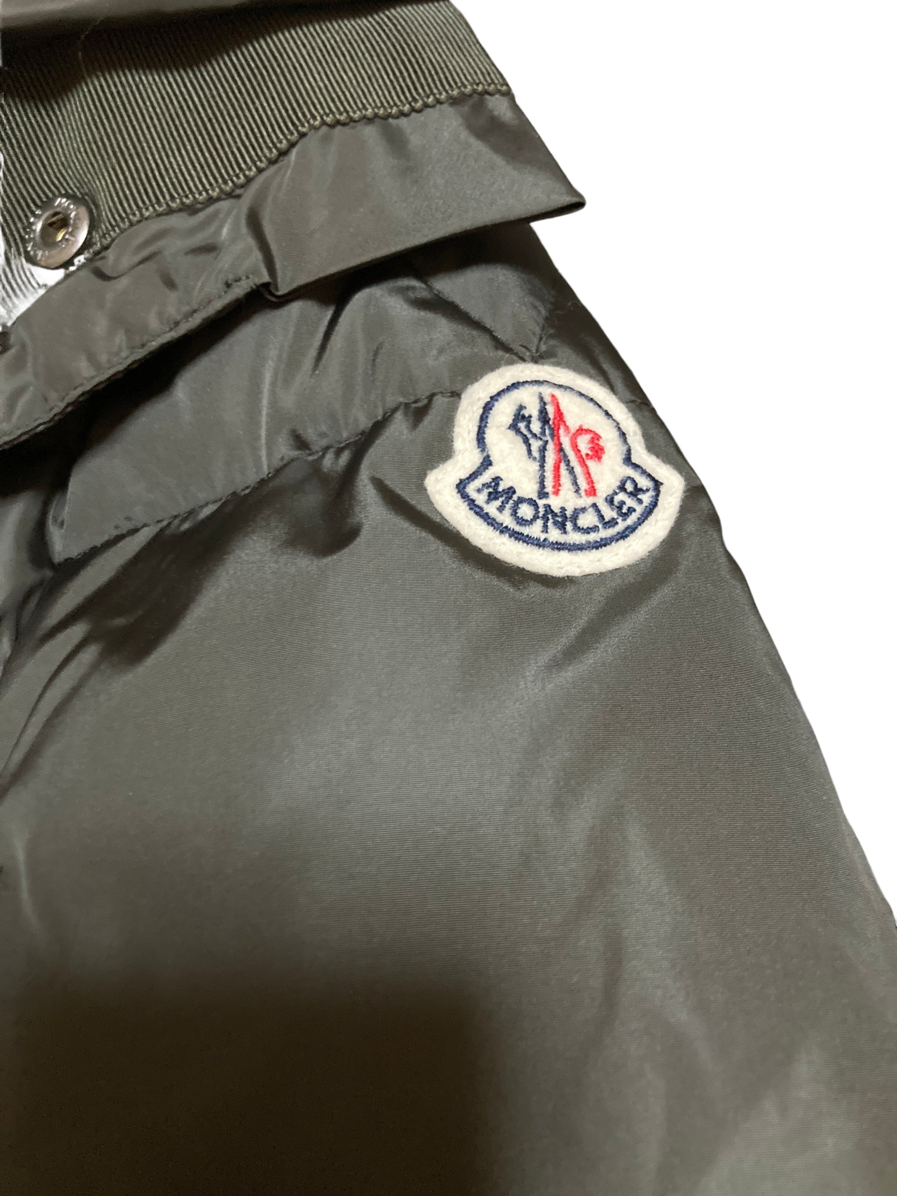 モンクレール SERRE フリルダウンジャケット