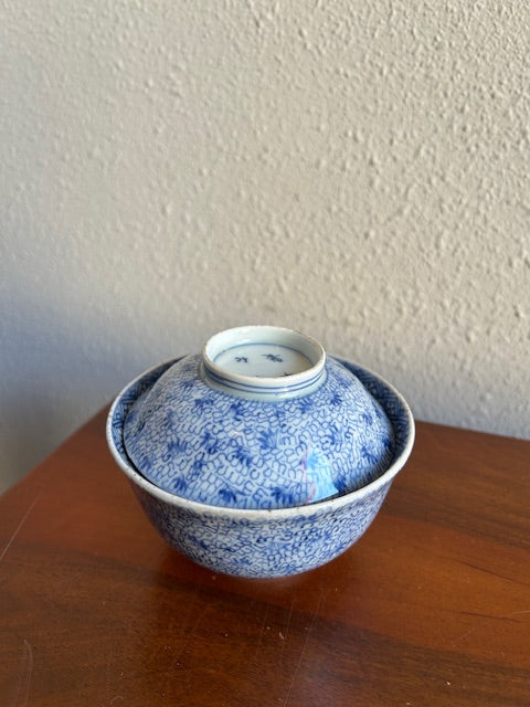 伊万里焼 蓋物茶碗