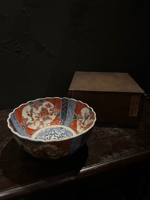 伊万里 菊型錦手 丼鉢