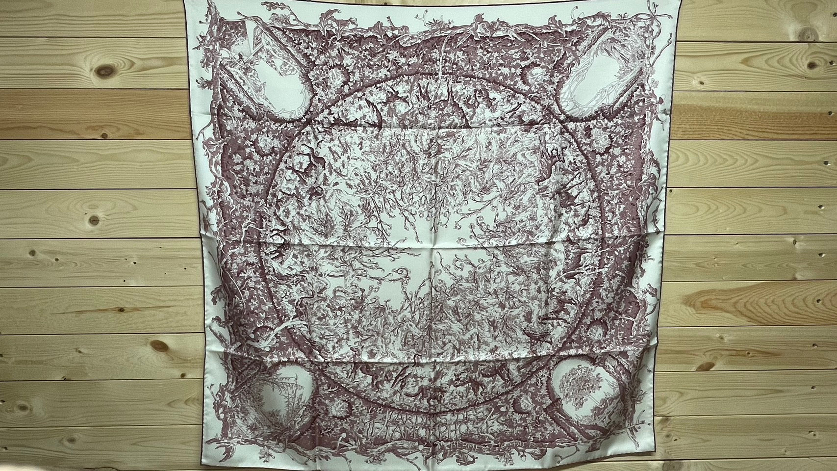 エルメス カレ90 スカーフ JARDINS DES METAMORPHOSE(メタモルフォーゼの庭)