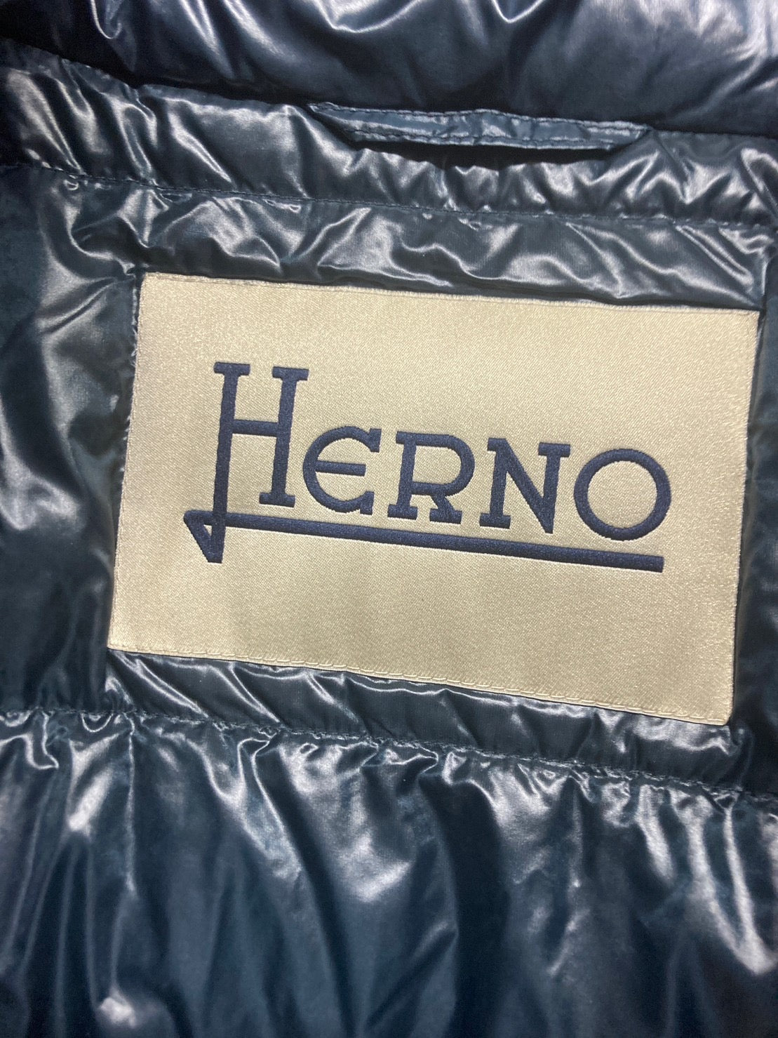 ヘルノ ダウンコート フード付き