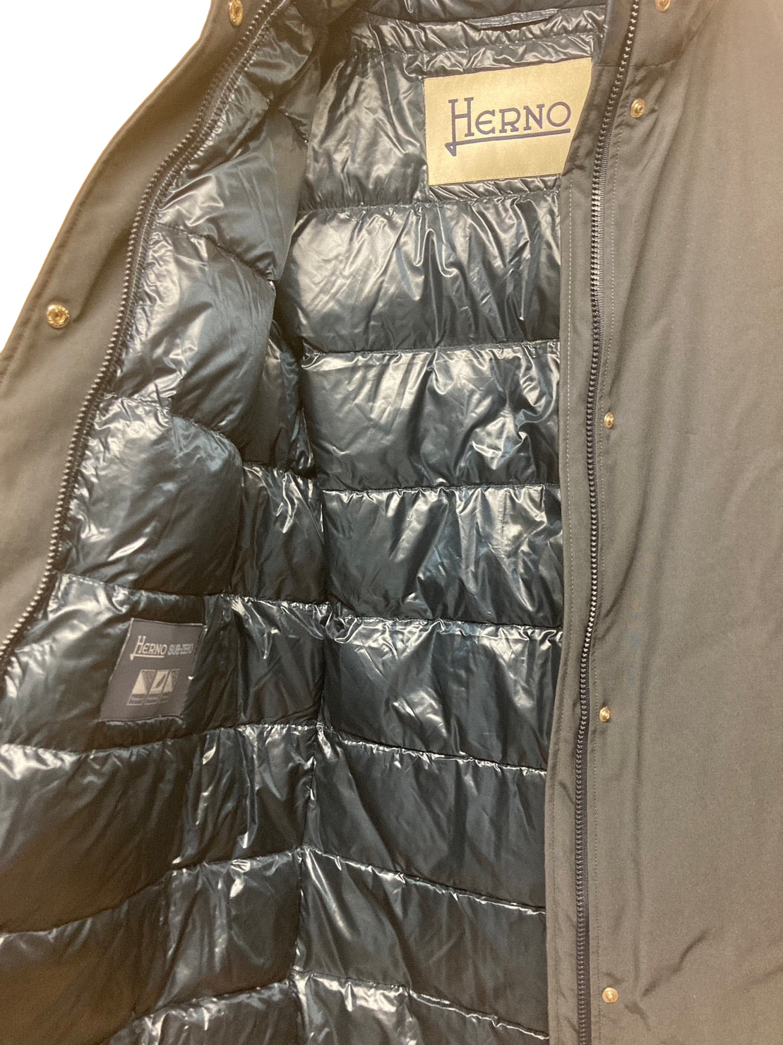 ヘルノ ダウンコート フード付き