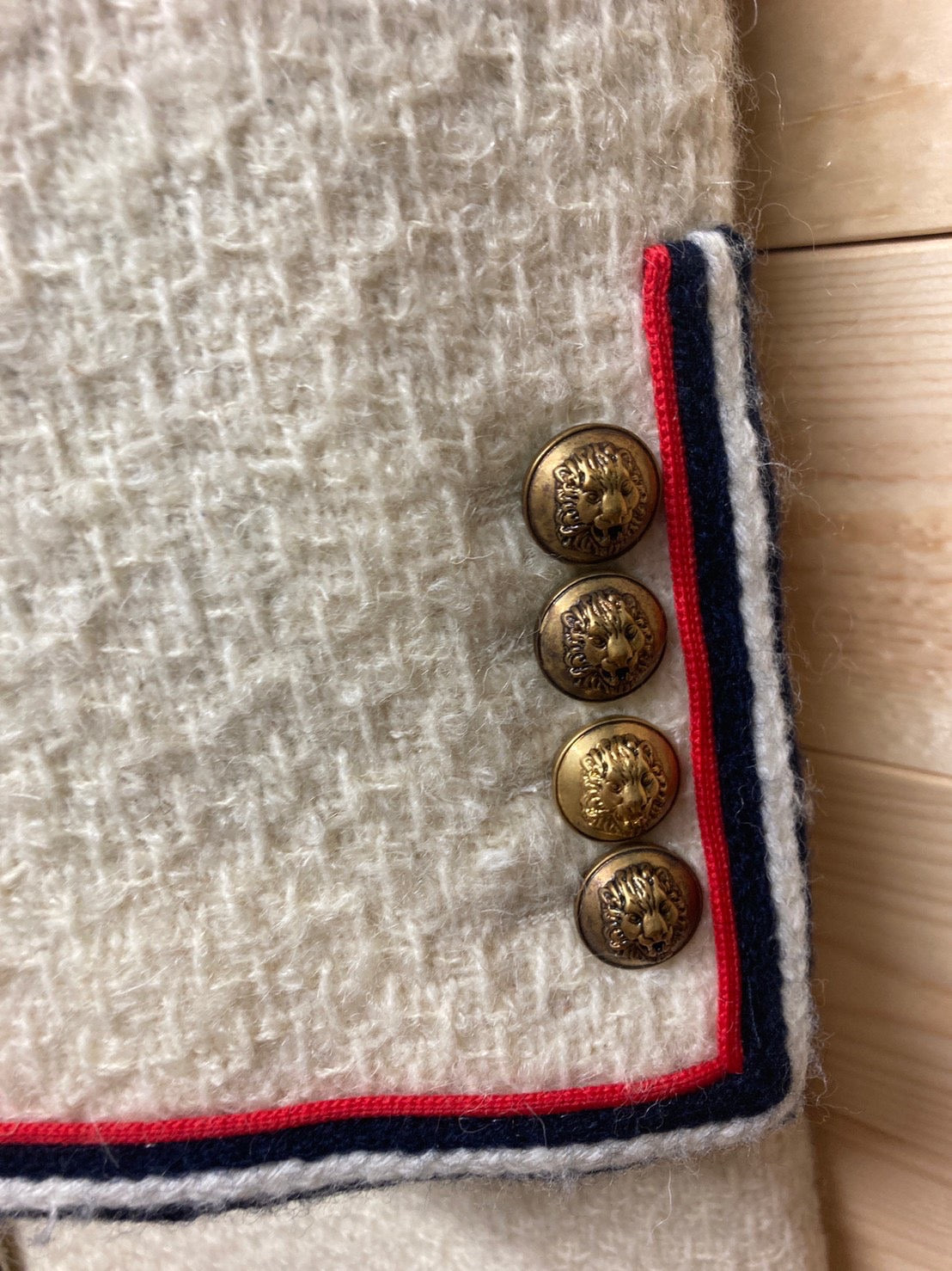 グッチ ツイード コート 金ボタン