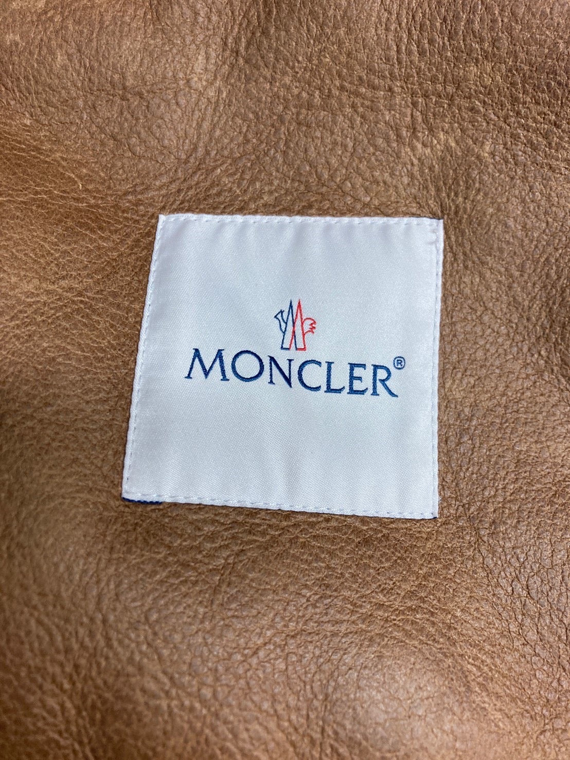 モンクレール デラグランジ ムートン ドッキング ダウン