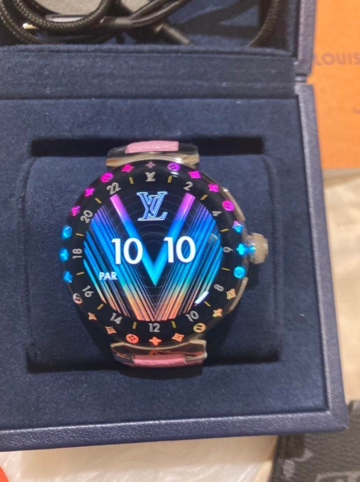 ルイ・ヴィトン タンブール ホライゾン ジャイアント ライトアップ 腕時計