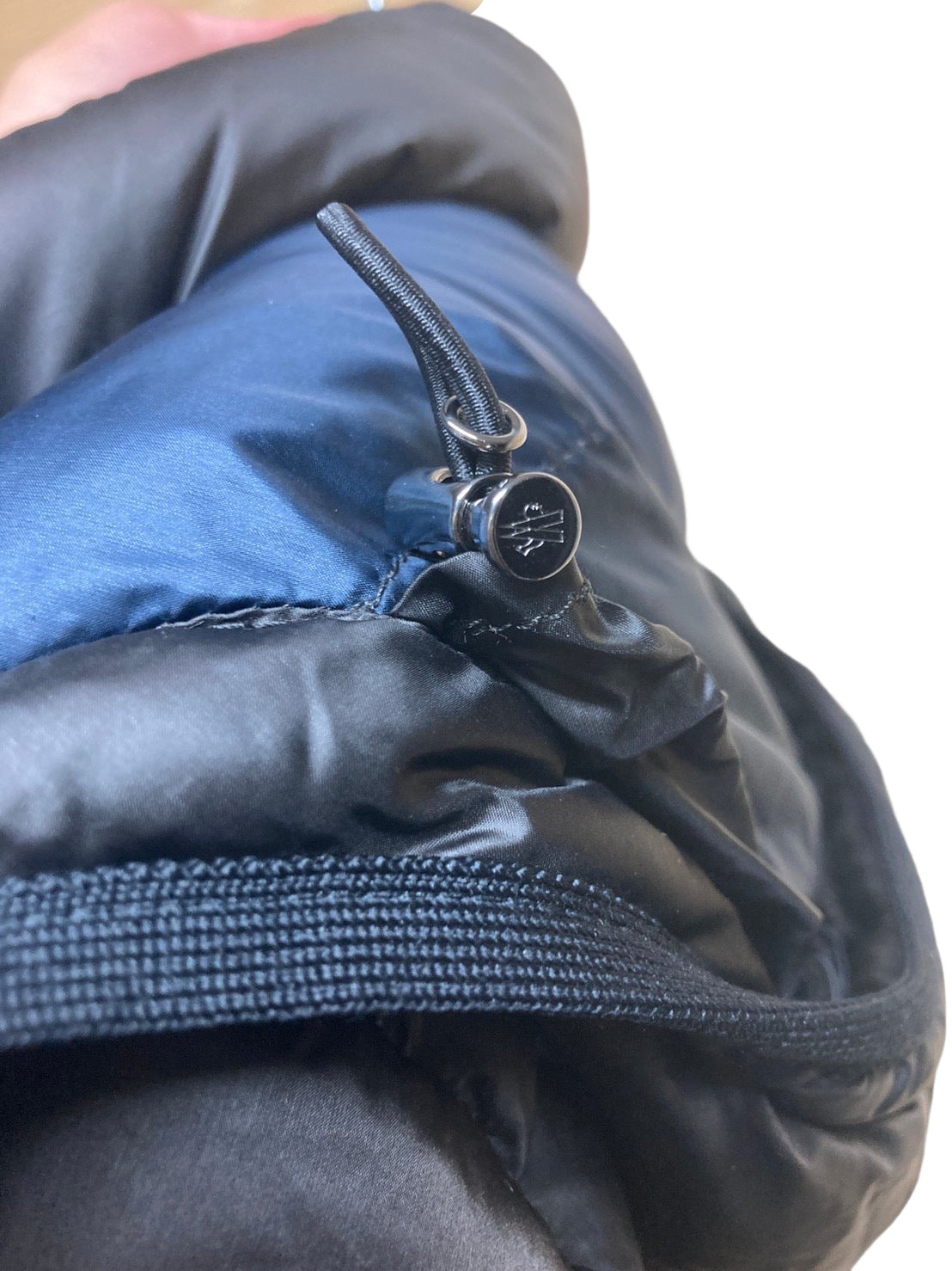 モンクレール ダウンジャケット ブラック