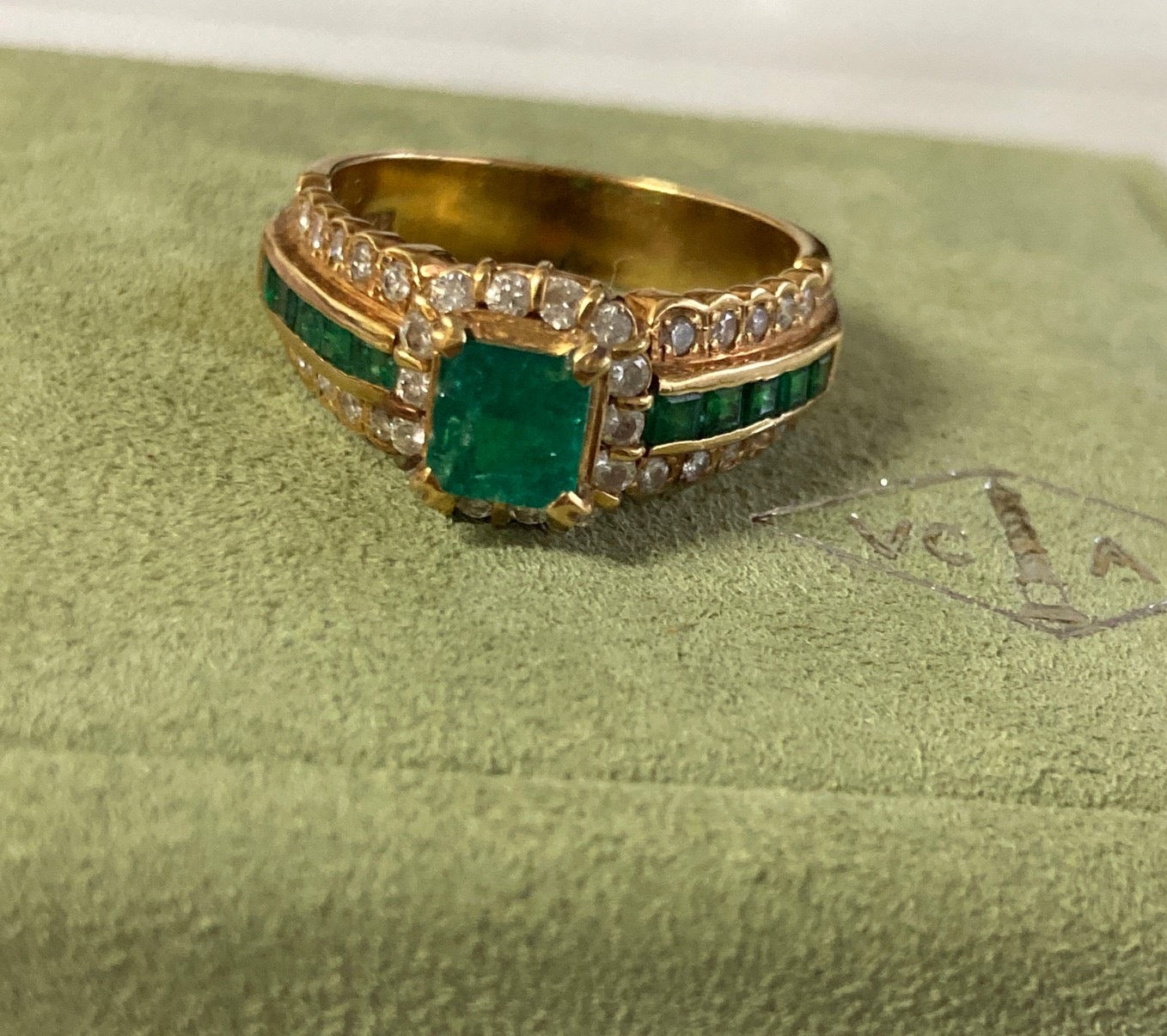 エメラルド ダイヤ リング k18 13号