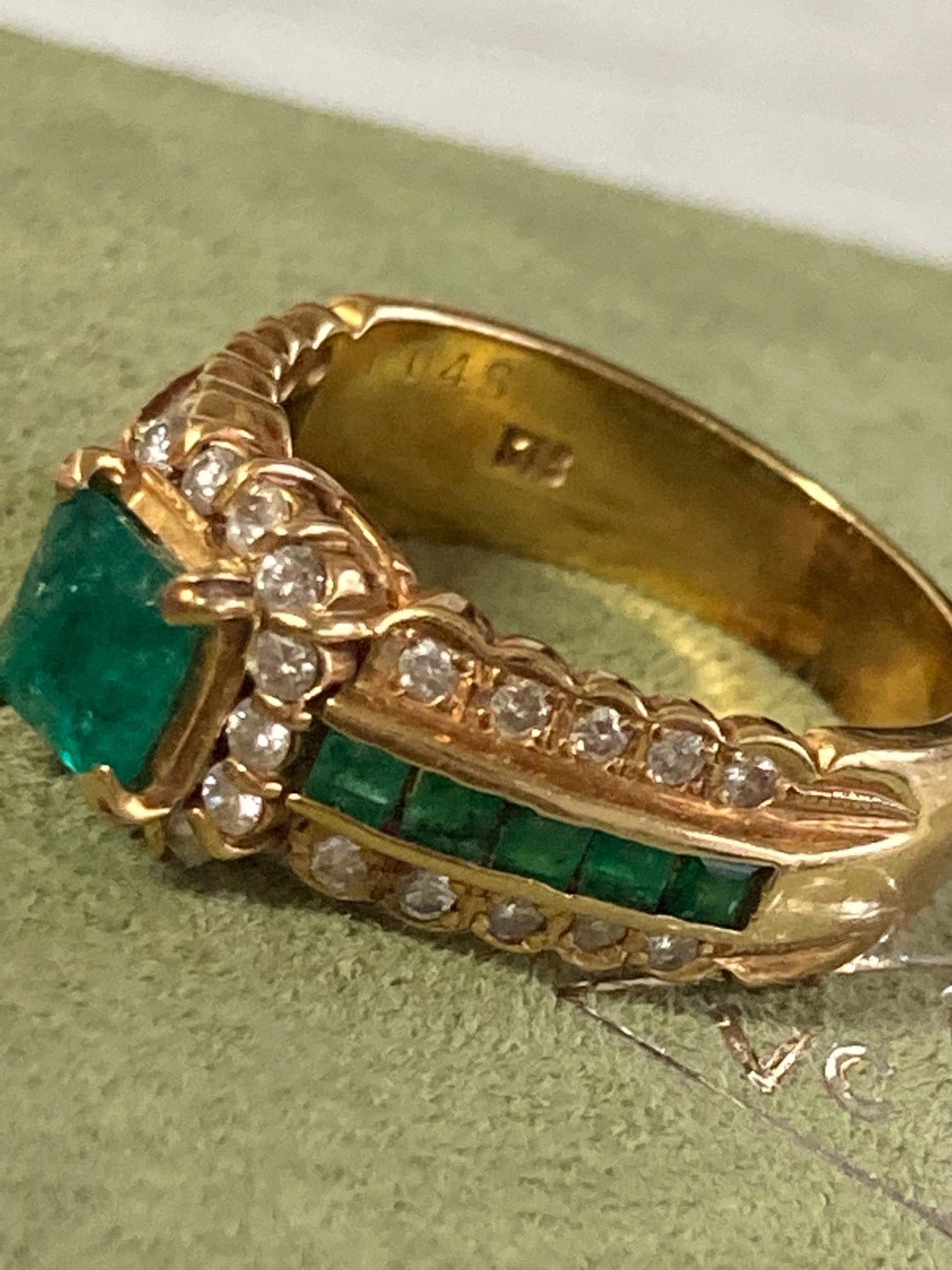 エメラルド ダイヤ リング k18 13号