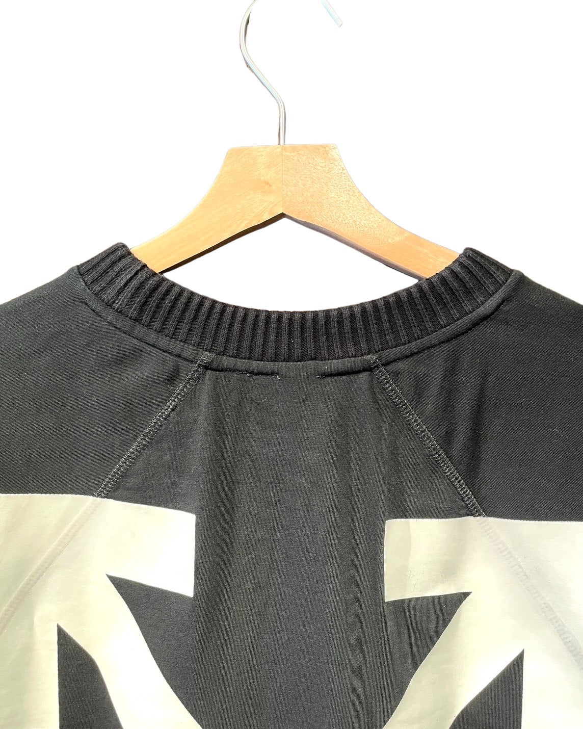 オフホワイト モンクレール コラボ Tシャツ メンズ