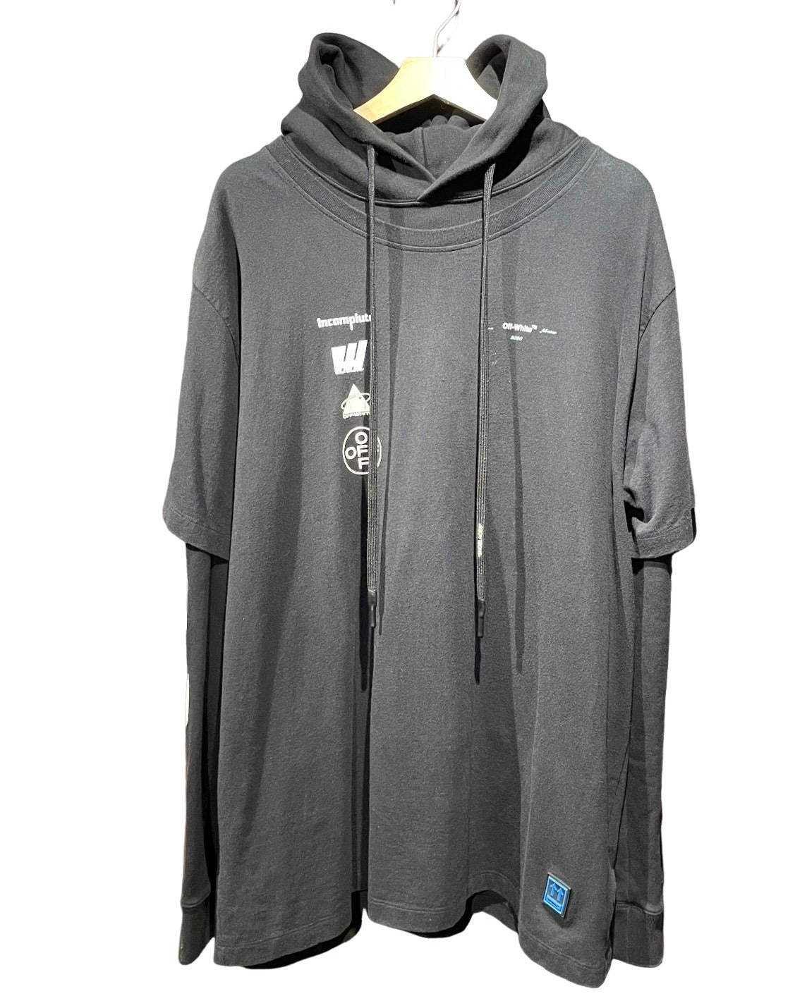 オフホワイト パーカー ブラック