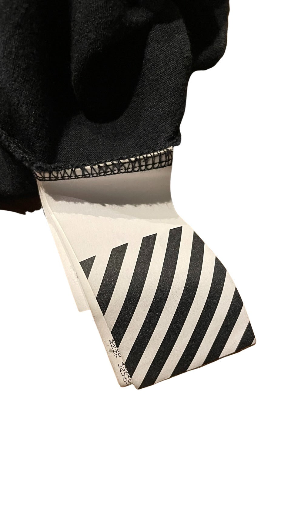 オフホワイト パーカー ブラック