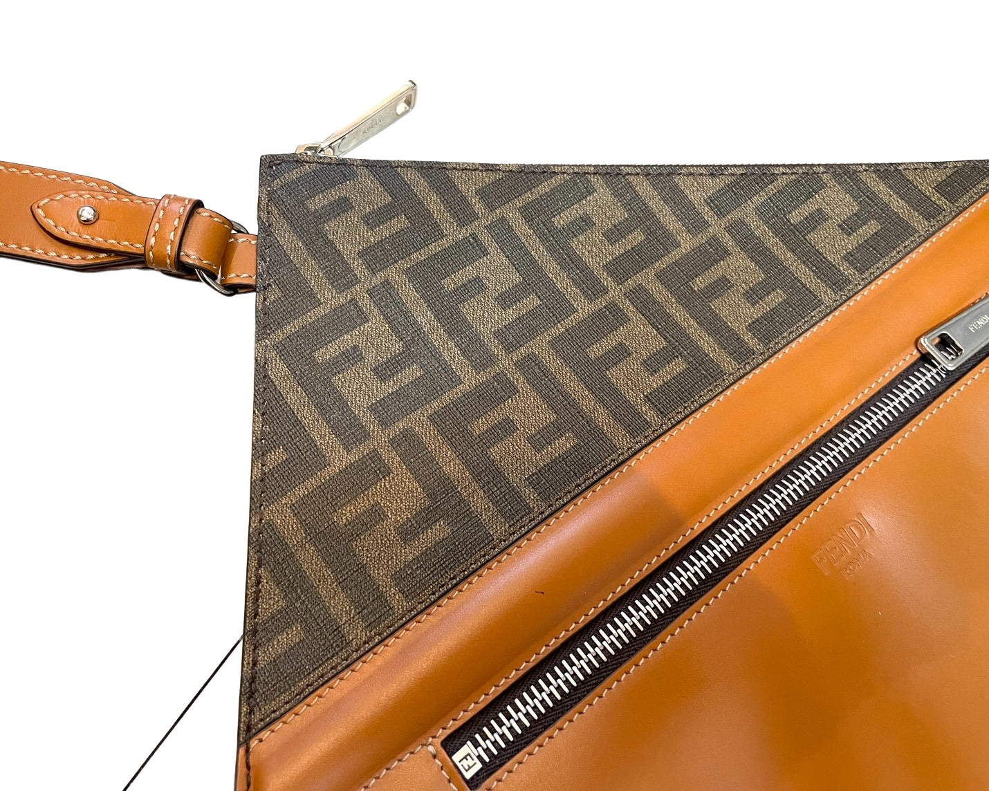 フェンディ レザー クラッチバッグ ズッカ柄