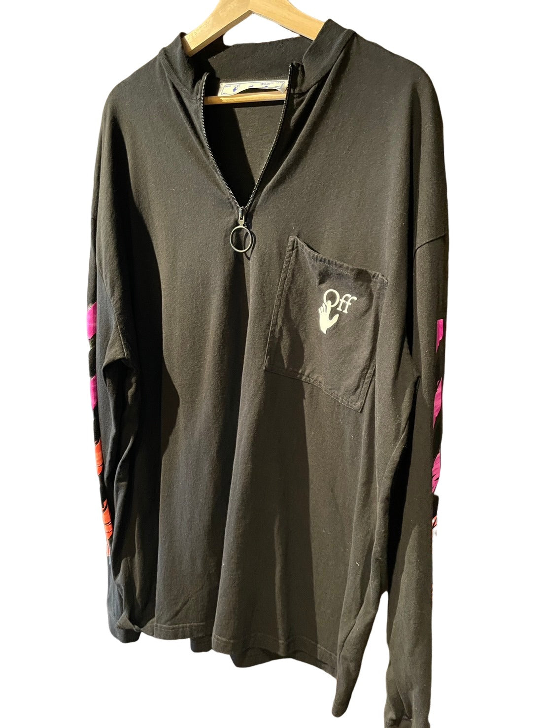 オフホワイト ジップアップ Tシャツ