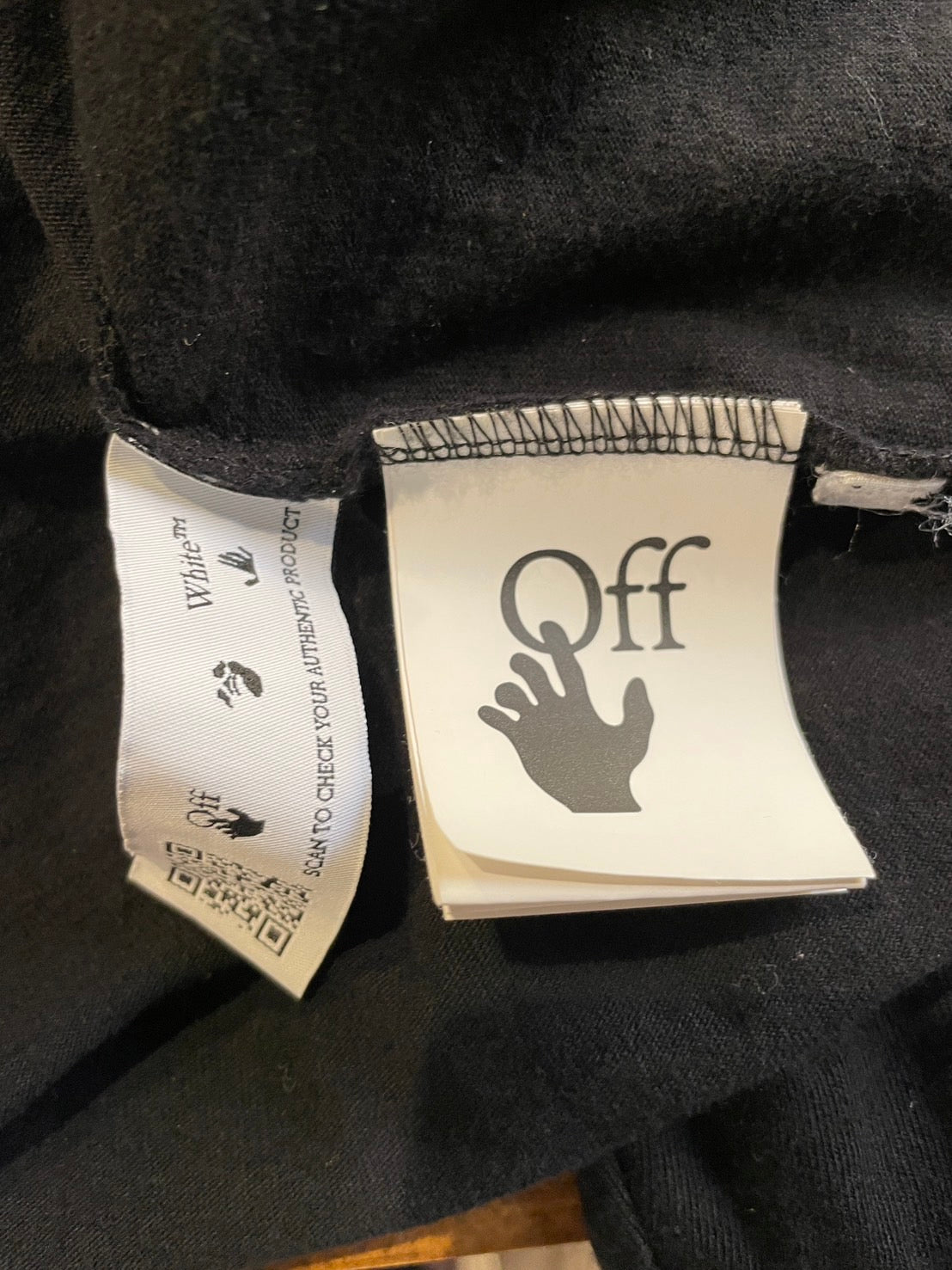 オフホワイト ジップアップ Tシャツ