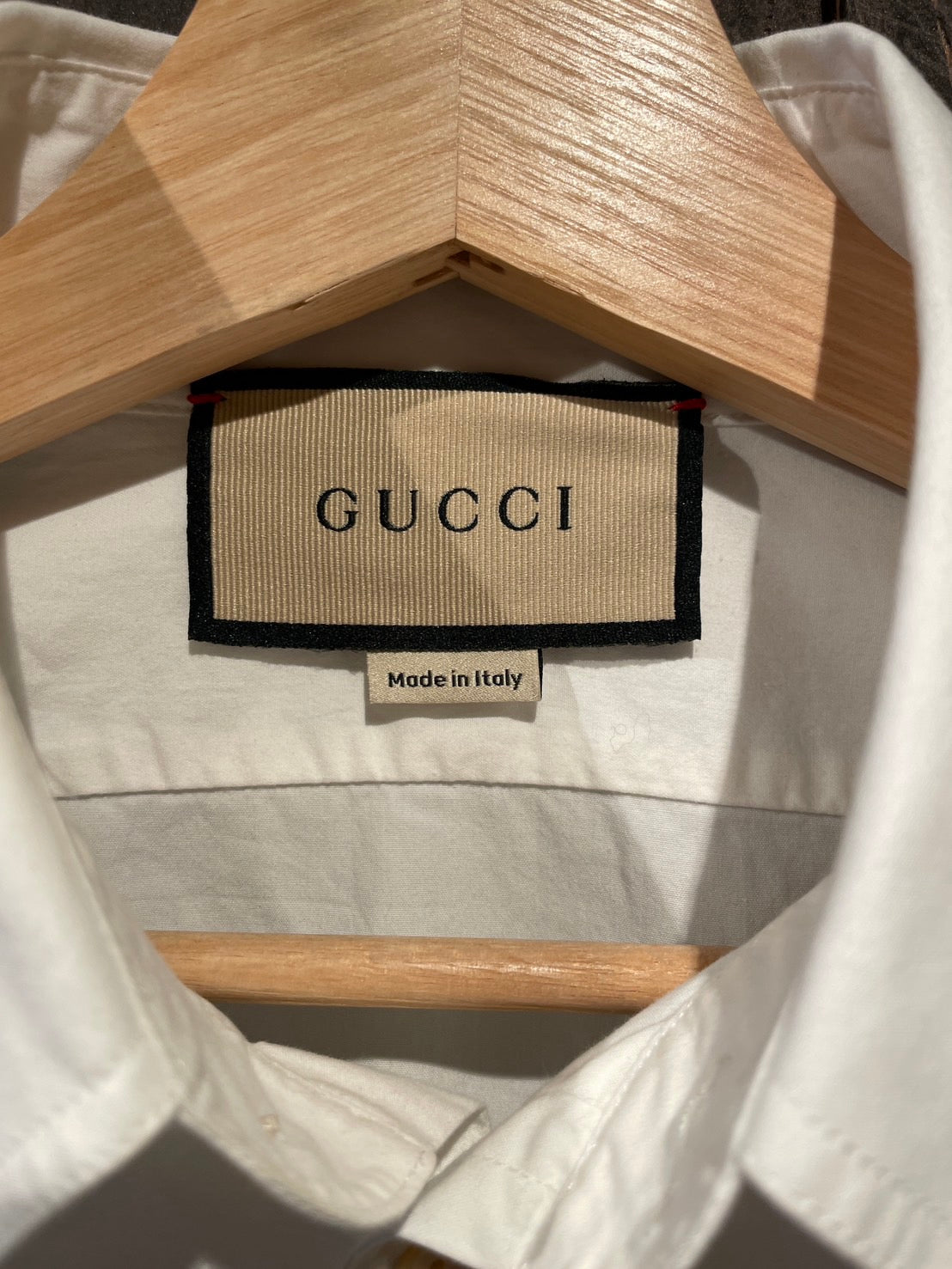 グッチ 白シャツ 長袖