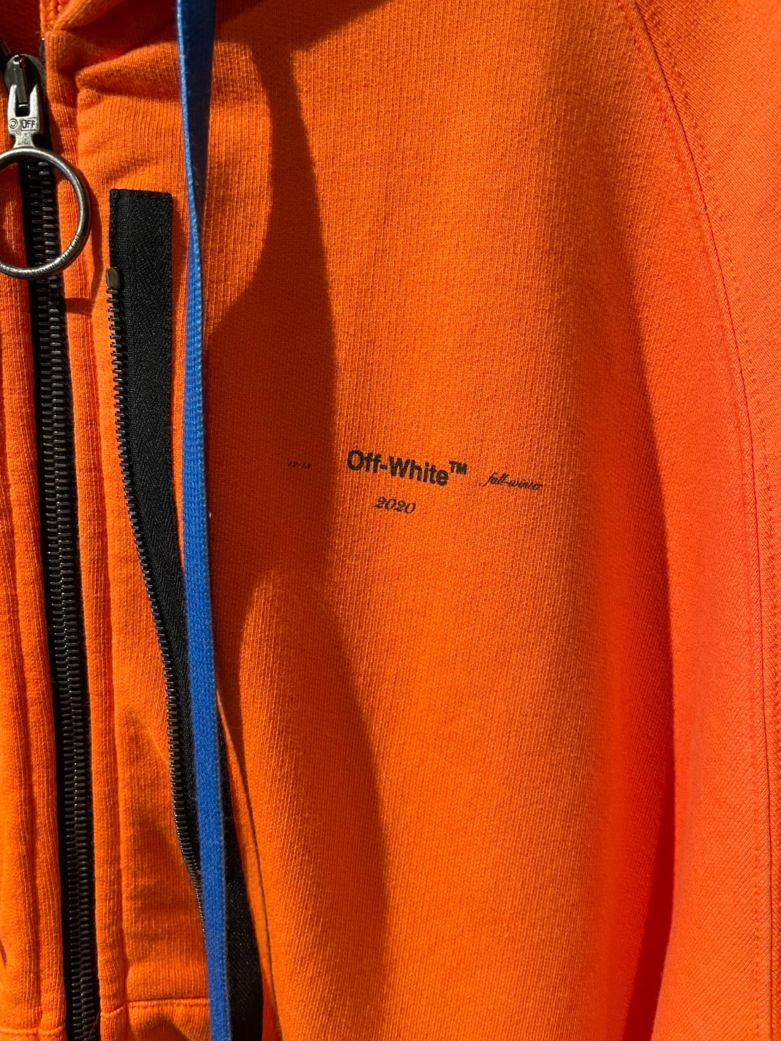 オフホワイト パーカー オレンジ