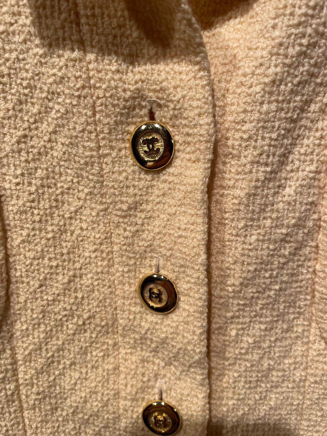シャネル ヴィンテージ ツイード セットアップ スーツ イエロー系 金ボタン23個
