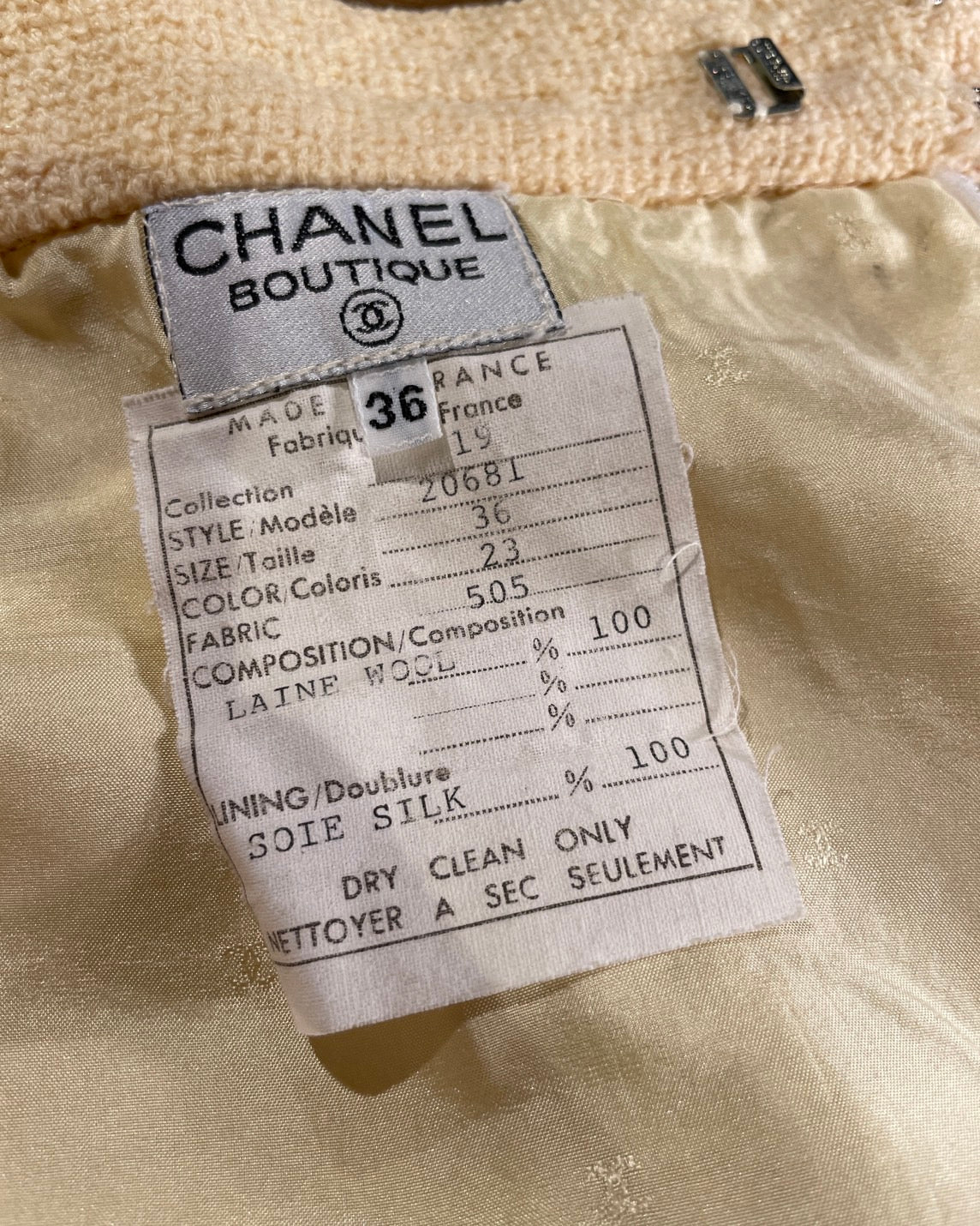シャネル ヴィンテージ ツイード セットアップ スーツ イエロー系 金ボタン23個
