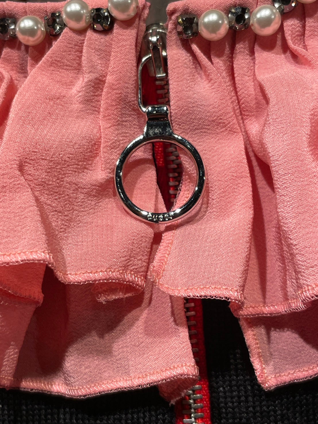 グッチ プリーツ ラッフル ニット