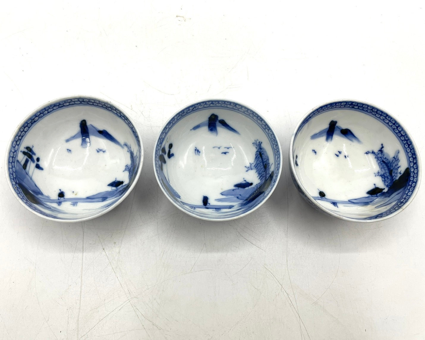 支那焼 染付 蛸唐草文 湯呑 成化年製