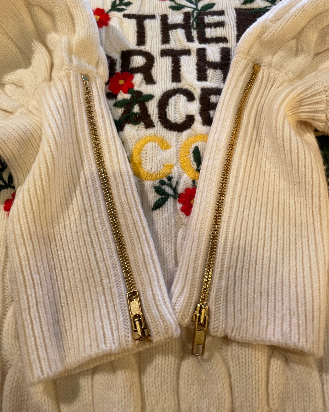 グッチ ノースフェイス コラボ ニット