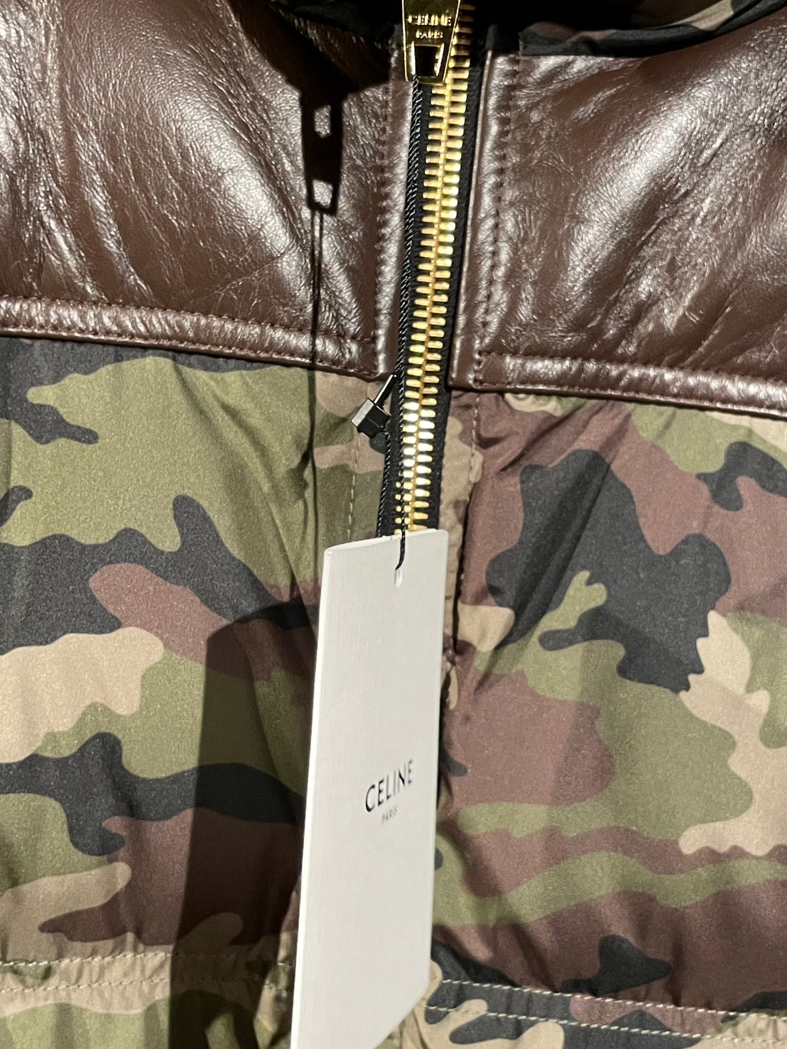 セリーヌ 迷彩 ダウンジャケット