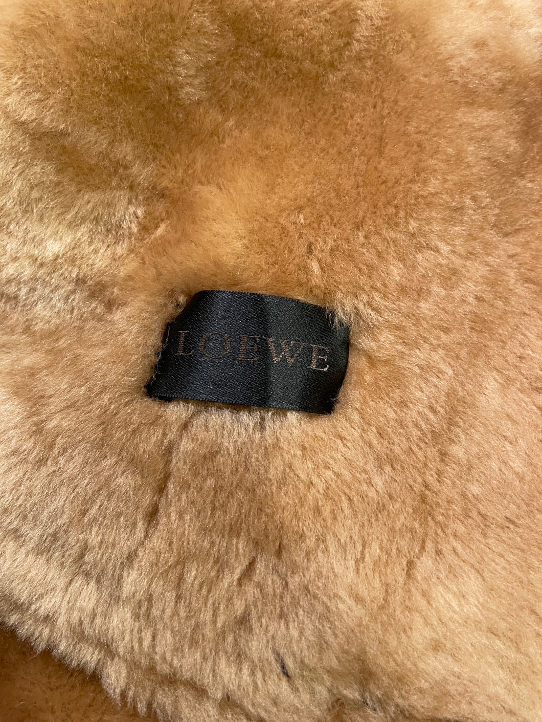 ロエベ フーテッド ムートンコート