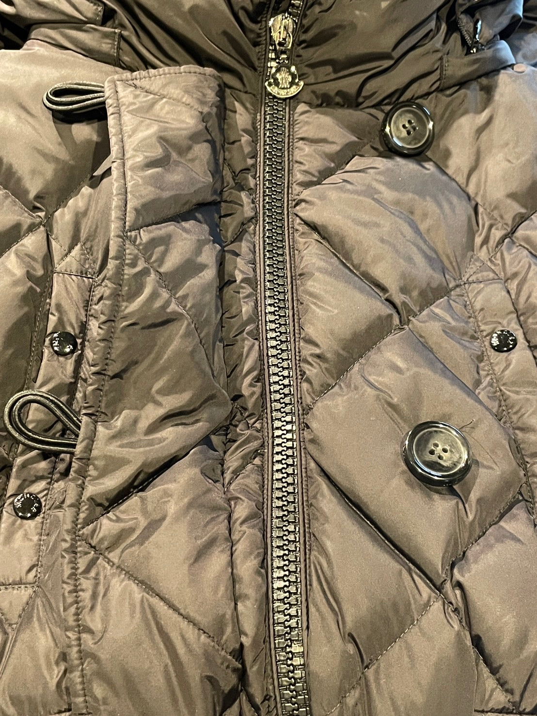 モンクレール ヴォロージュ フリル ダウンジャケット