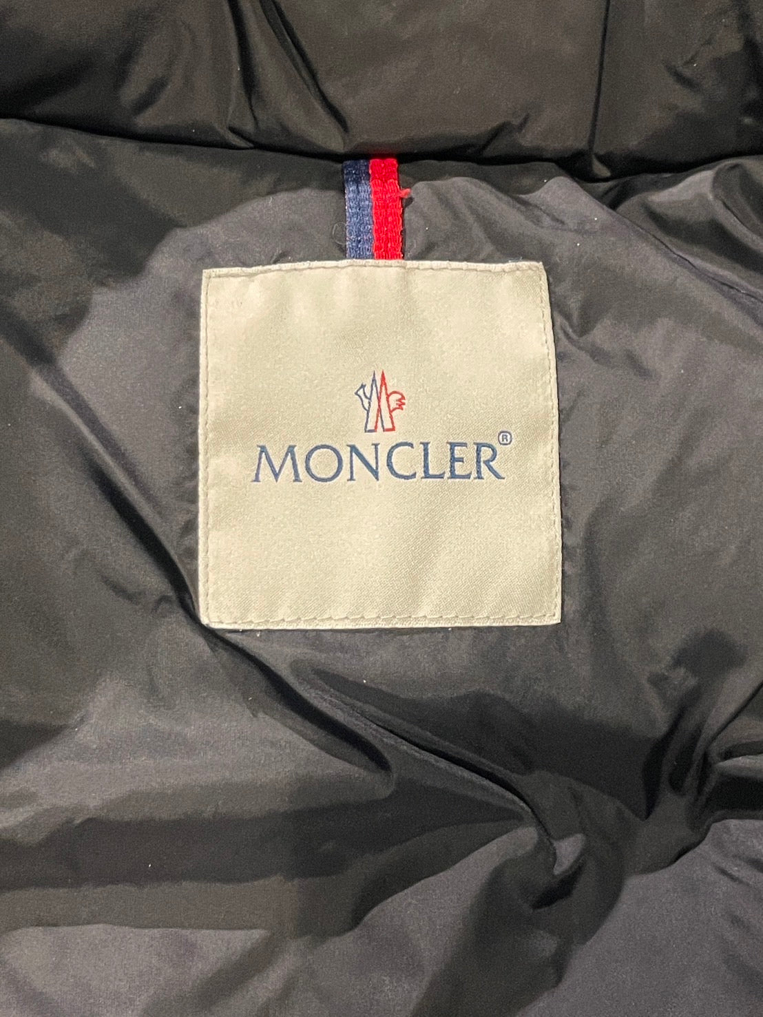 モンクレール ヴォロージュ フリル ダウンジャケット