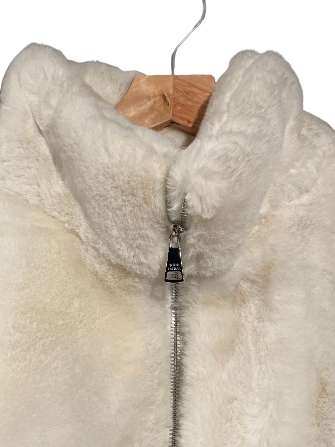 タトラス アストーニ