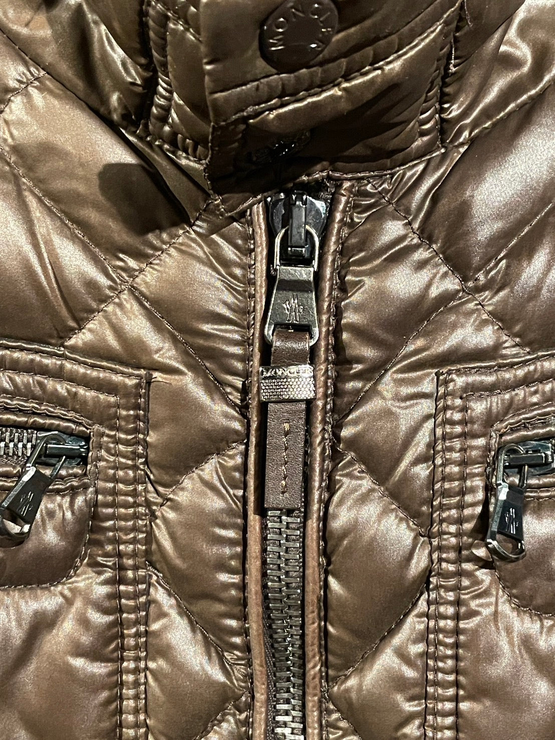 モンクレール LOUVRE キルティング ダウンジャケット