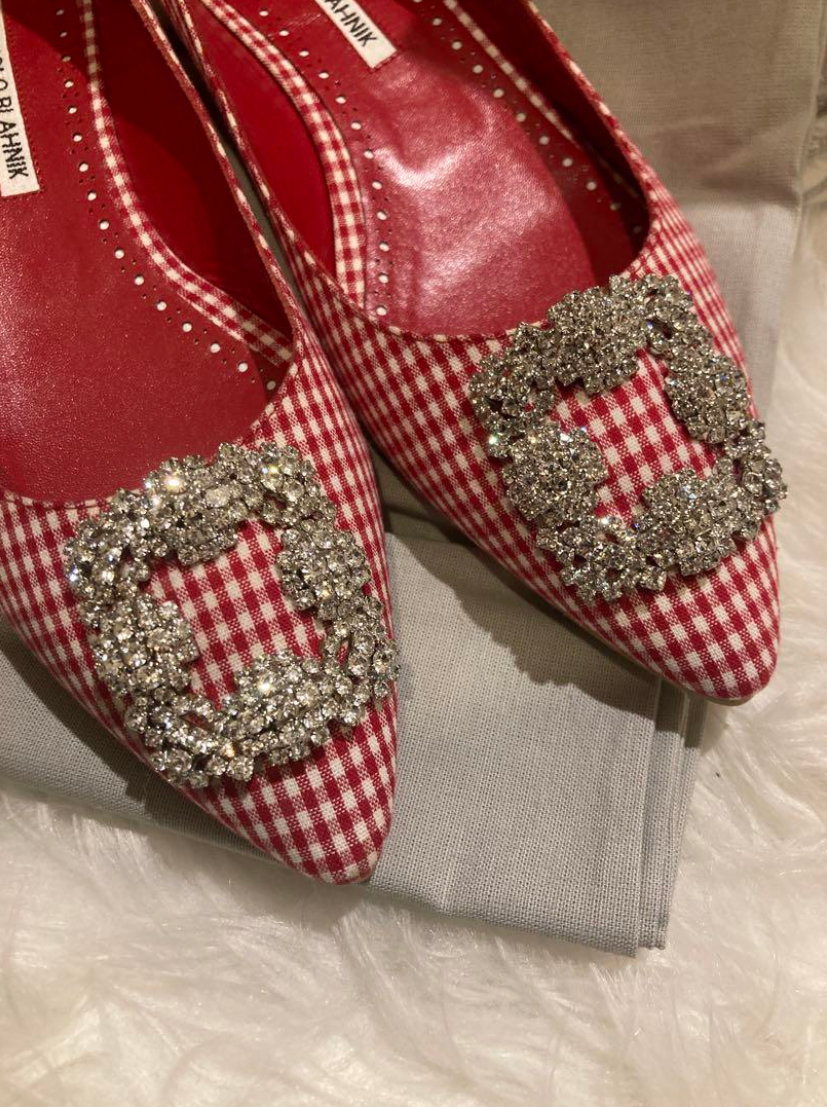 マノロブラニク ハンギシ パンプス