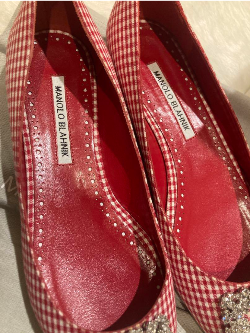 マノロブラニク ハンギシ パンプス