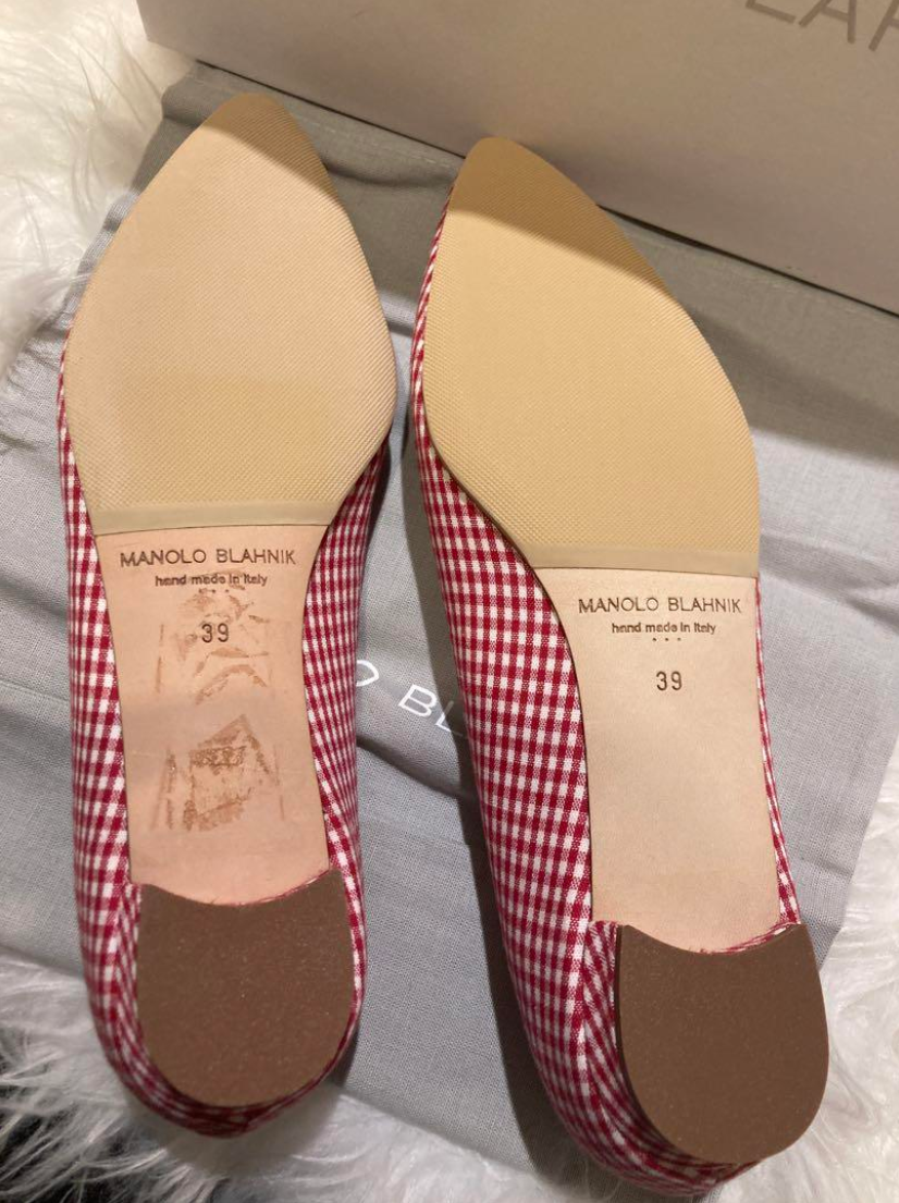 マノロブラニク ハンギシ パンプス