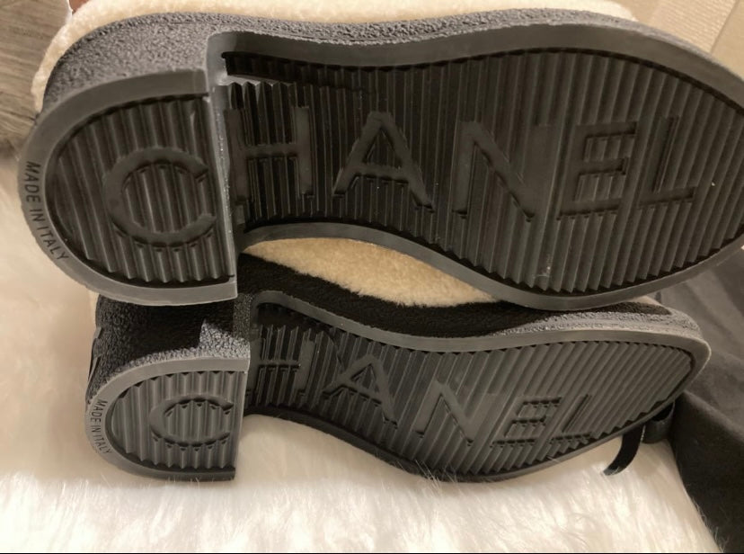 シャネル ムートンブーツ