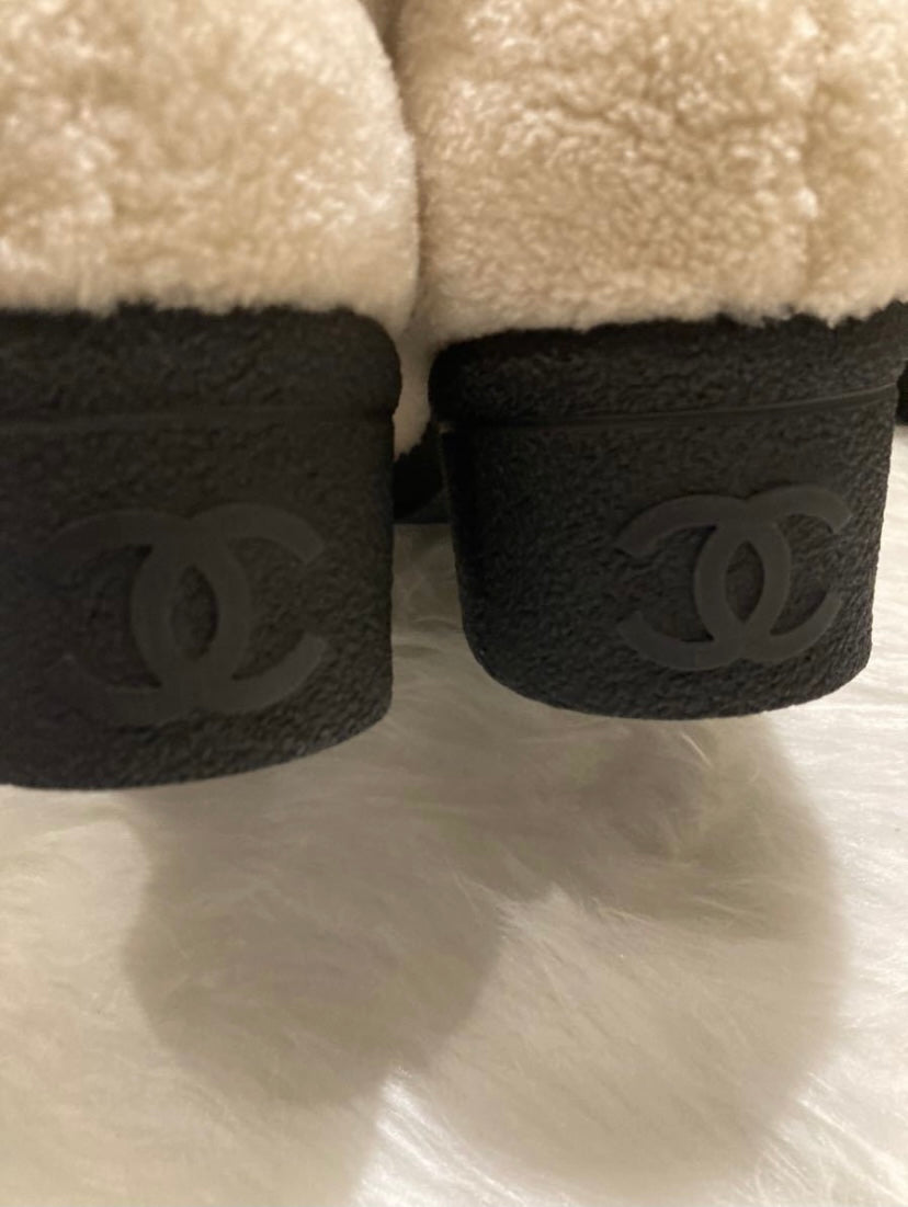 シャネル ムートンブーツ