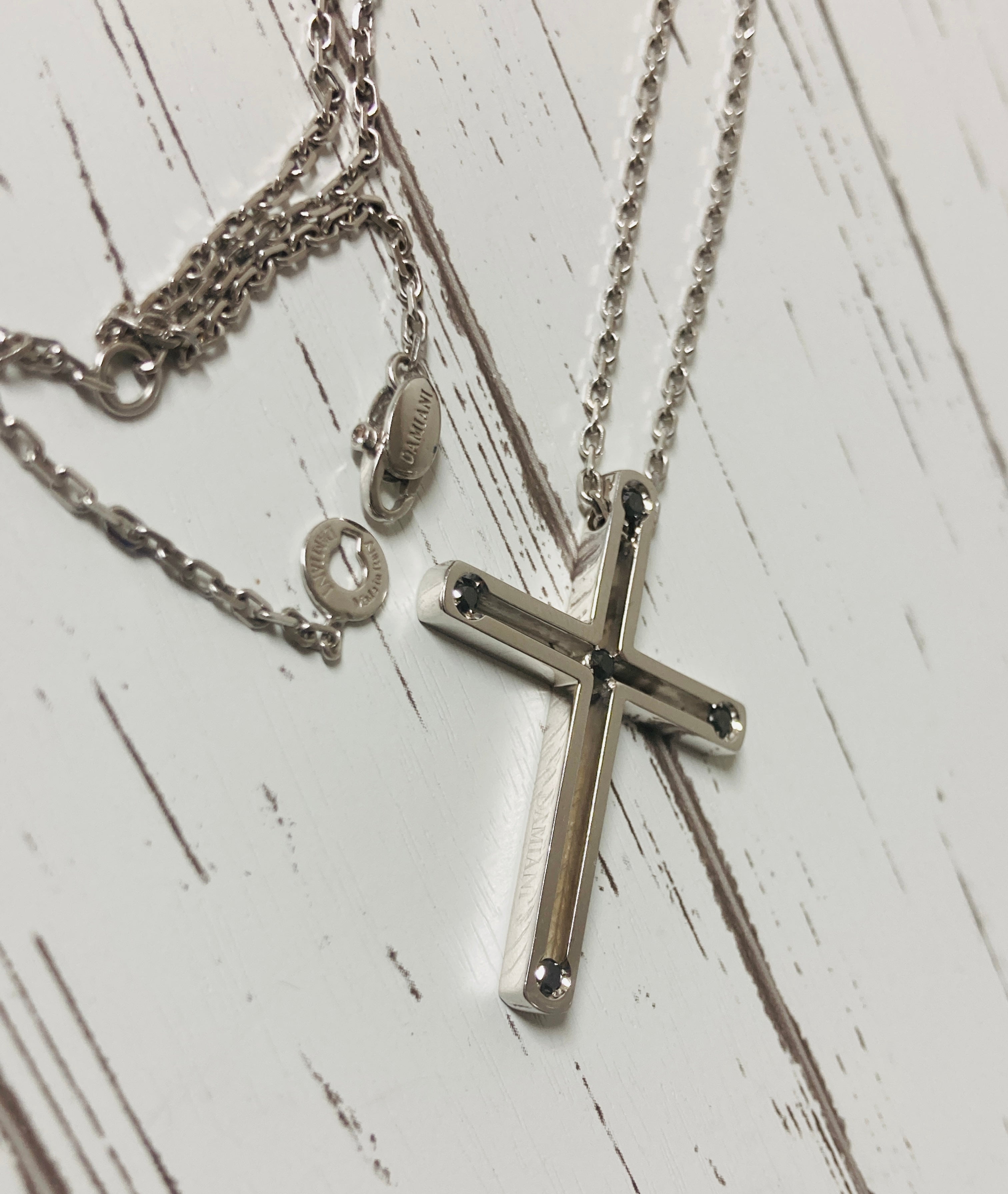 ダミアーニ Dサイド ラージクロス ブラックダイヤ ネックレス k18wg