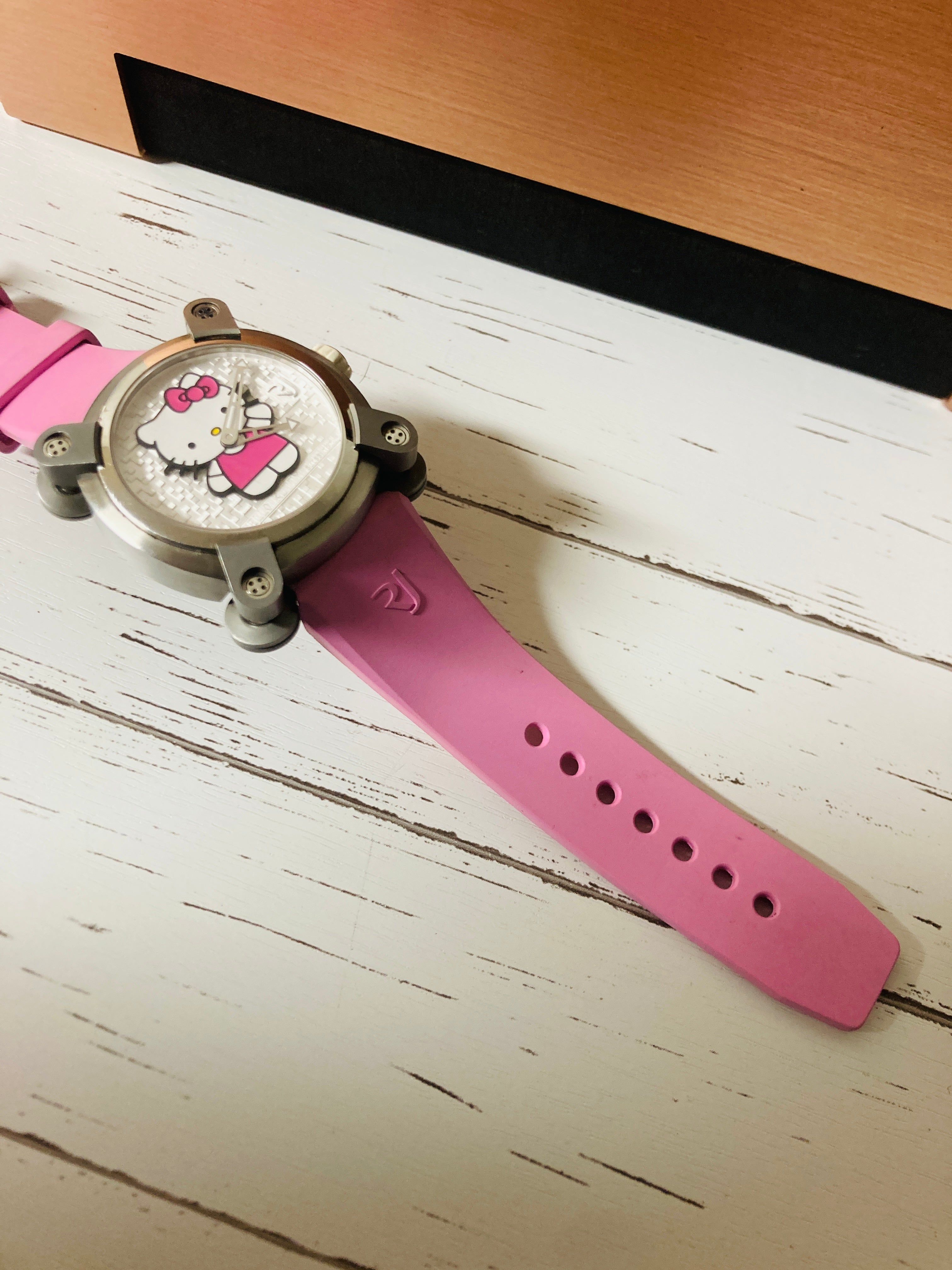 ロマンジェローム ハローキティコラボ 腕時計 限定生産76本