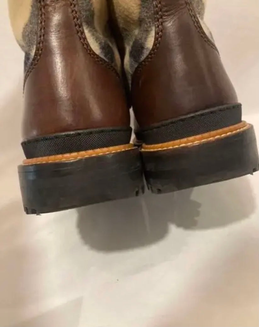 バーバリー ムートンブーツ