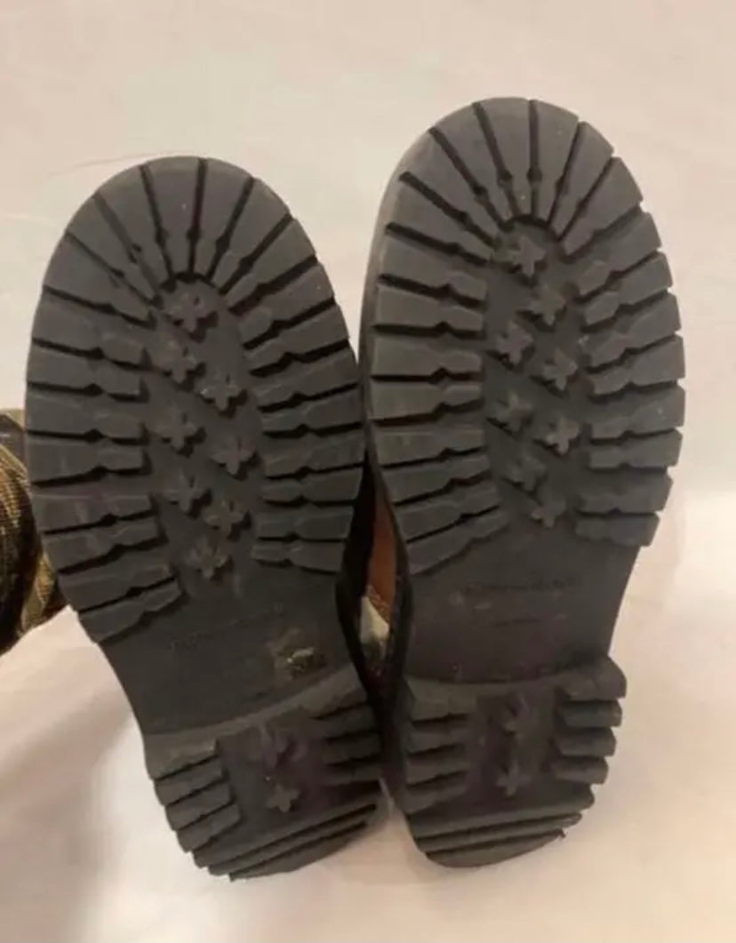 バーバリー ムートンブーツ