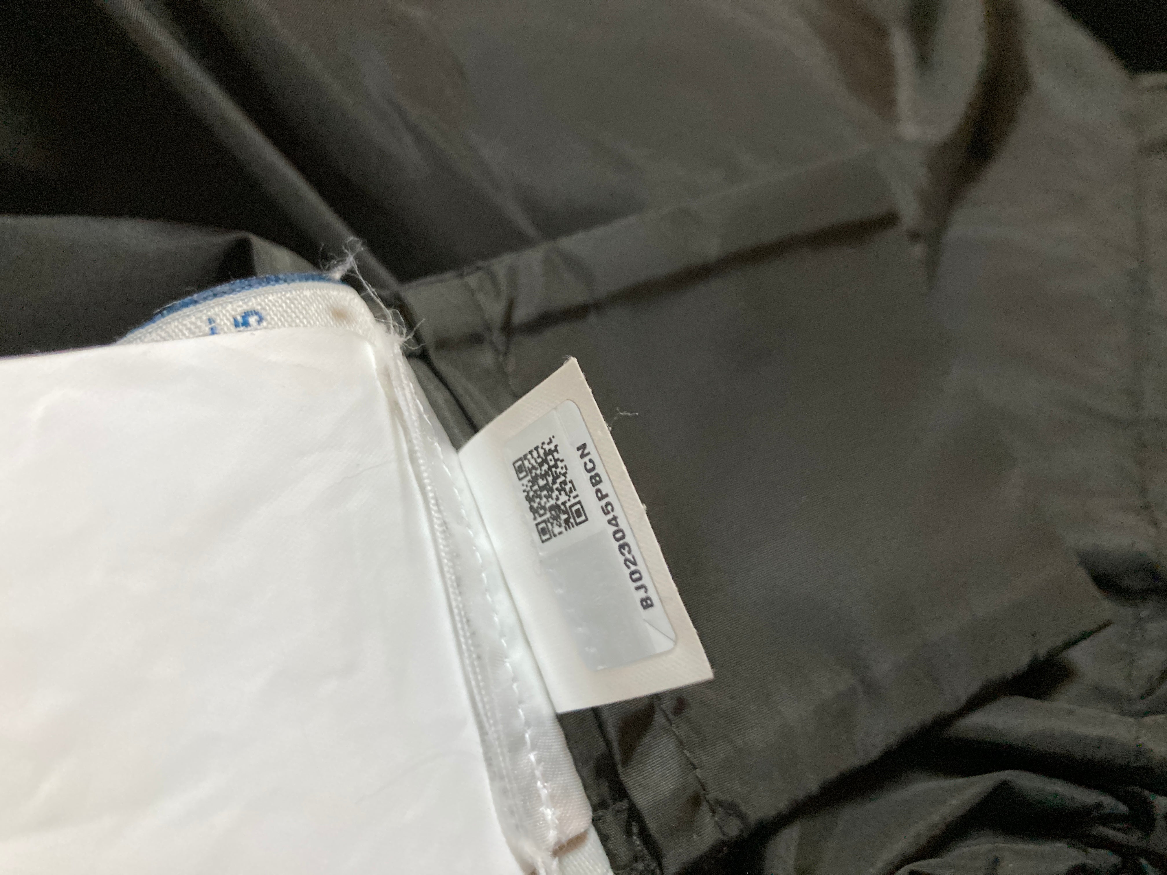 モンクレール SERRE フリルダウンジャケット