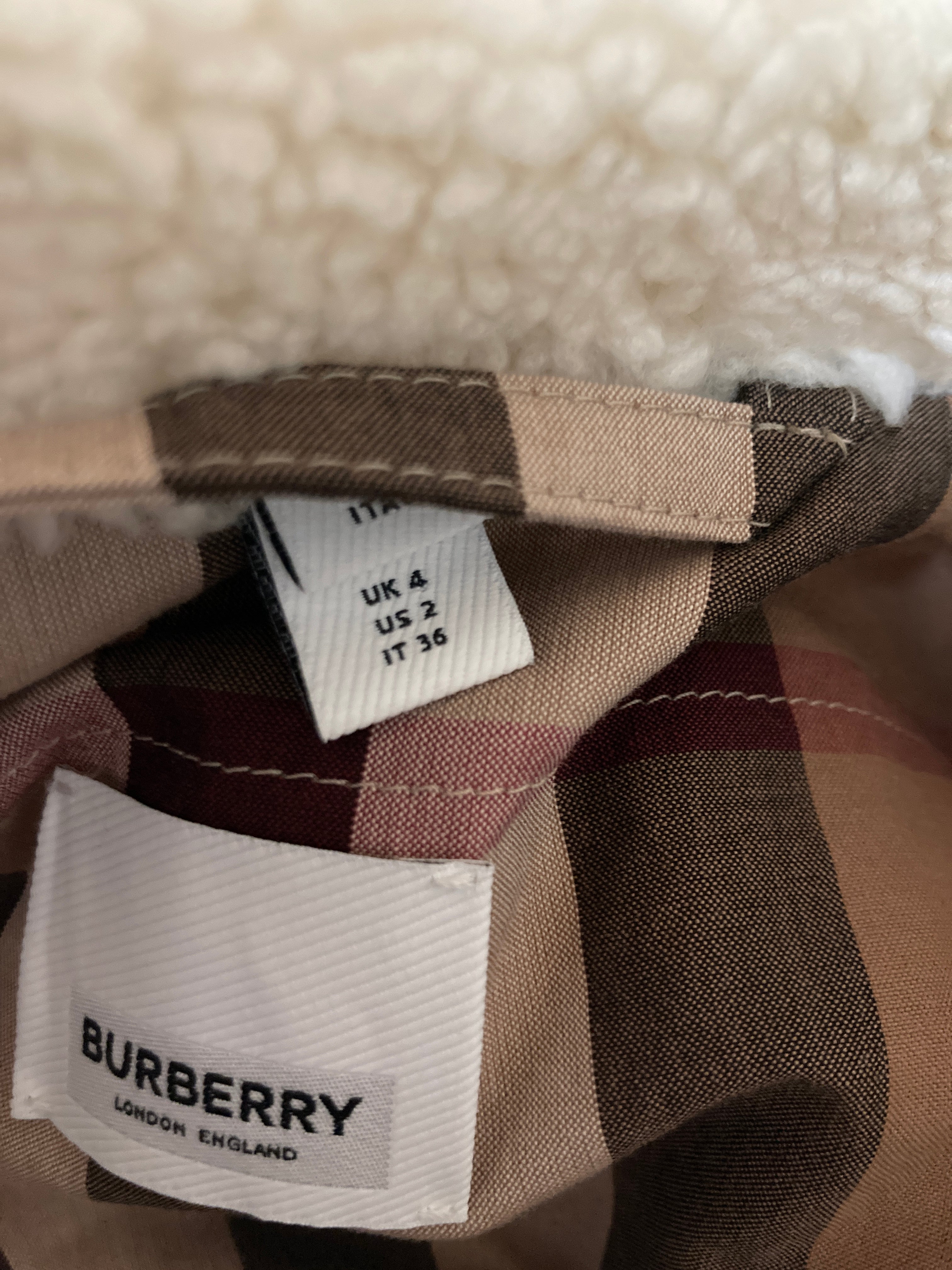 バーバリー モコモコ ムートン ボア コート 白